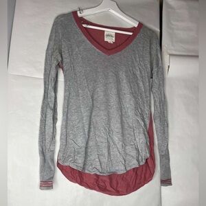 Gray and Red Women's Short Sleeve Top